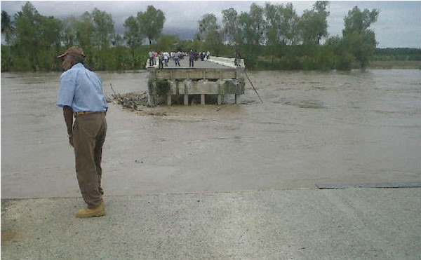 Por caída de puente no hay paso hacia Guatemala