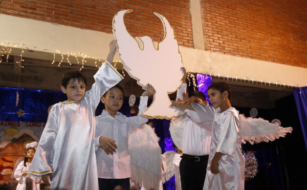 Escuela Episcopal celebra Navidad
