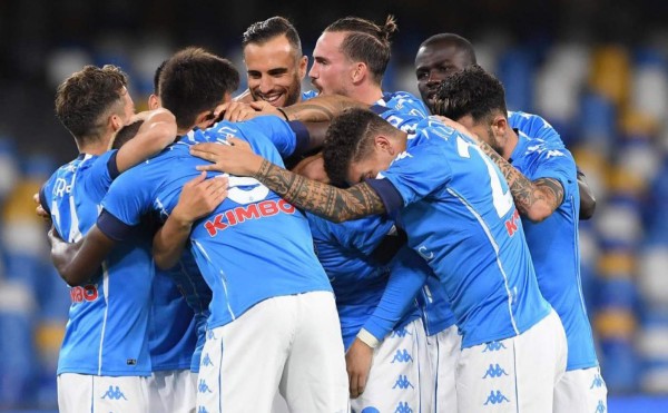 Napoli consigue frenar de momento la derrota por default ante la Juventus,