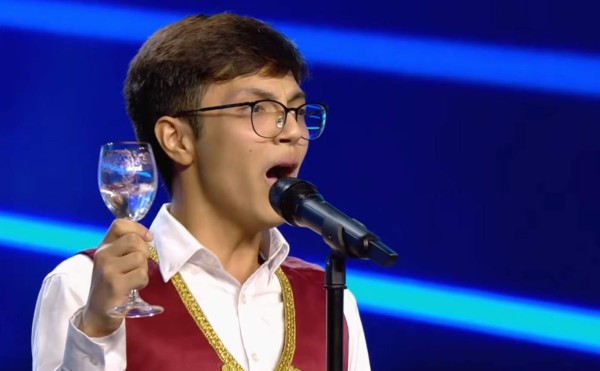 El hondureño Dennis Manzanares sorprende a jueces de 'Got Talent España' con su espectacular voz