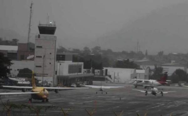 Cierran temporalmente pista del Toncontín en Tegucigalpa