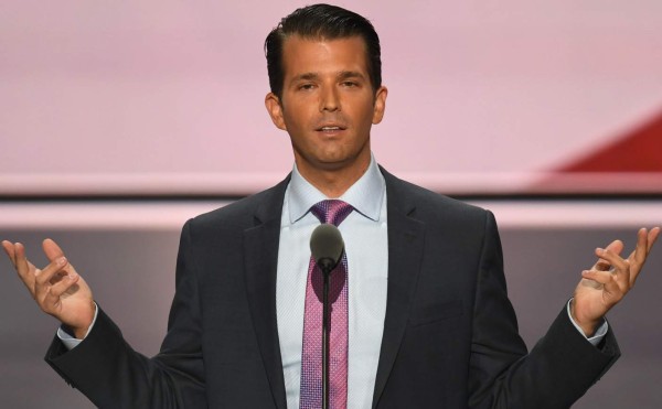Trump Jr. lanza recordatorio a celebridades que prometieron irse de EUA