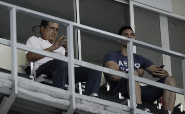 No dejaban ingresar a Pinto en el estadio Morazán