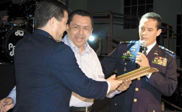 Gándara canta por la paz