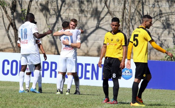 Olimpia avanza en la Copa Presidente con una goleada