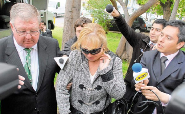 Juez concede libertad a viuda, hijos y asesores de Pinochet