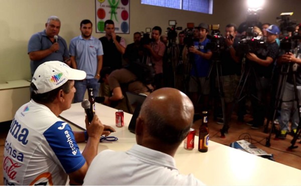 VIDEO: El detalle de Pinto con los periodistas australianos