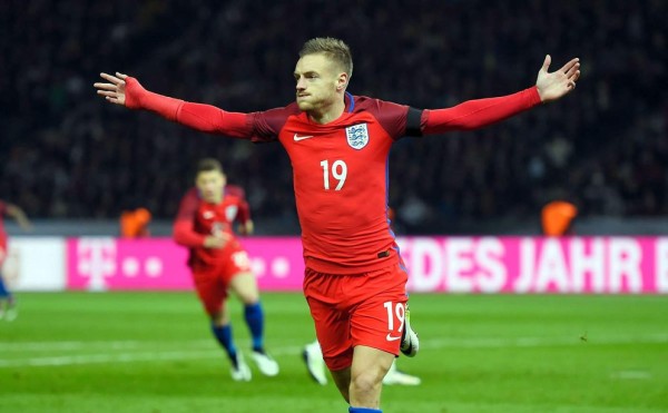 VIDEO: El sensacional golazo de tacón de Vardy con Inglaterra