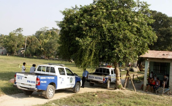 Lo matan y lo dejan colgado en una portería de fútbol