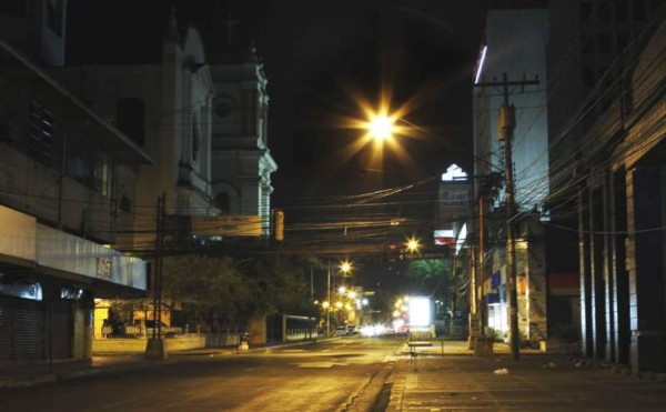 Apagón afecta a varias colonias de San Pedro Sula