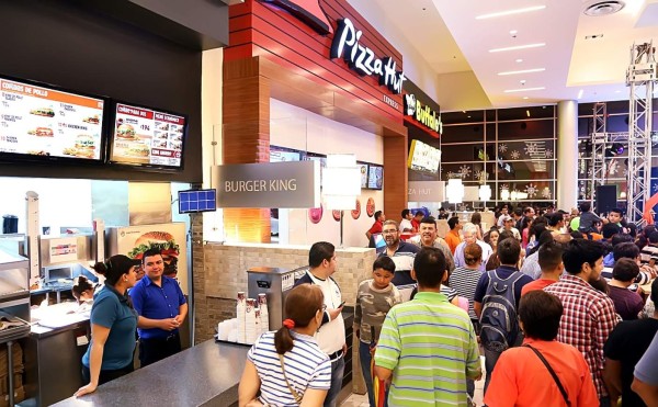 Mall Multiplaza estrena moderno 'food court” con una variedad de restaurantes