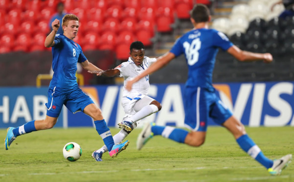 Honduras logra agónico empate y se acerca a octavos del Mundial