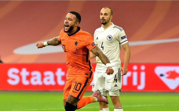 Memphis Depay marcó un gol para el triunfo de Holanda ante Bosnia. Foto AFP