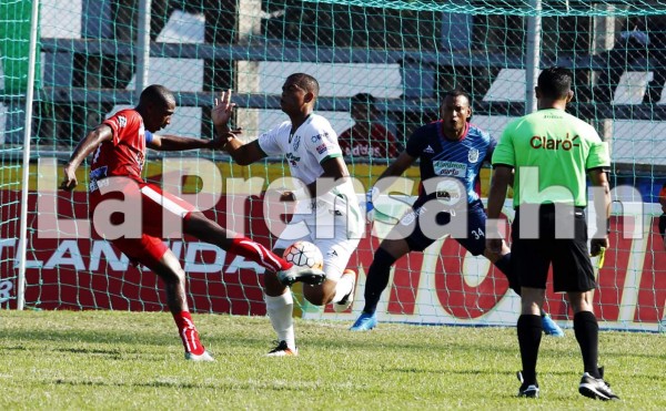 El Vida perdona al Platense y Carlos Pavón respira