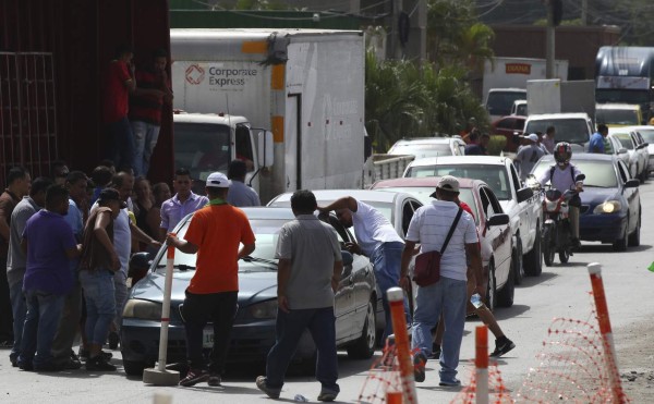 Transportistas colapsan las calles de Tegucigalpa
