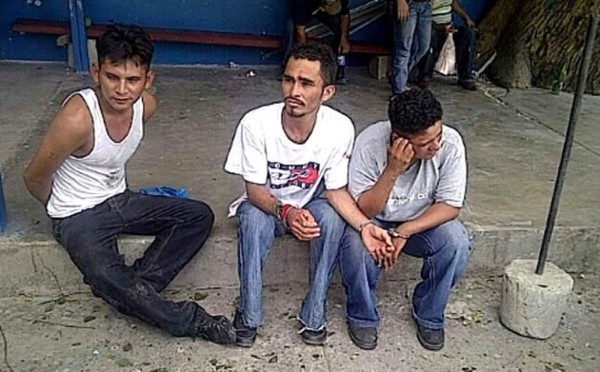 Policía de Honduras detiene a tres supuestos asaltantes