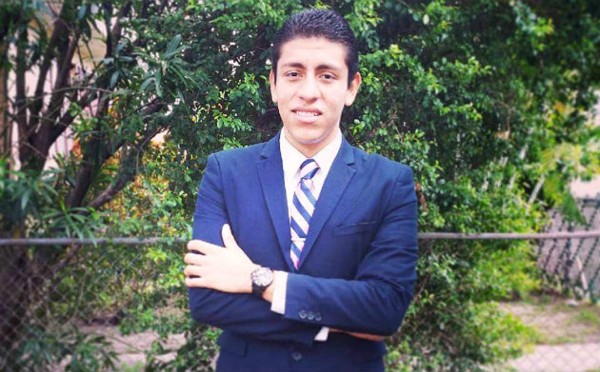 Periodista y productor hondureño destaca en noticieros de Miami