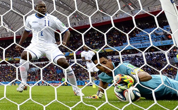 Noel Valladares bate un récord que ostentaba un portero español