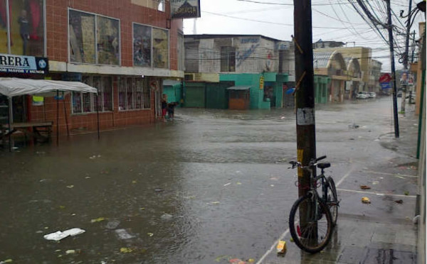 Honduras: Fuertes aguaceros inundan las calles en La Ceiba