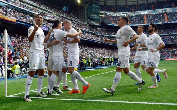 El Real Madrid golea al Eibar y mete presión al Barcelona