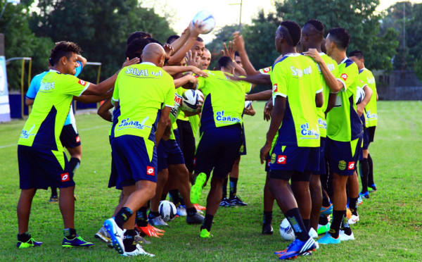 Costly ya hizo su primer entrenamiento con el Real España