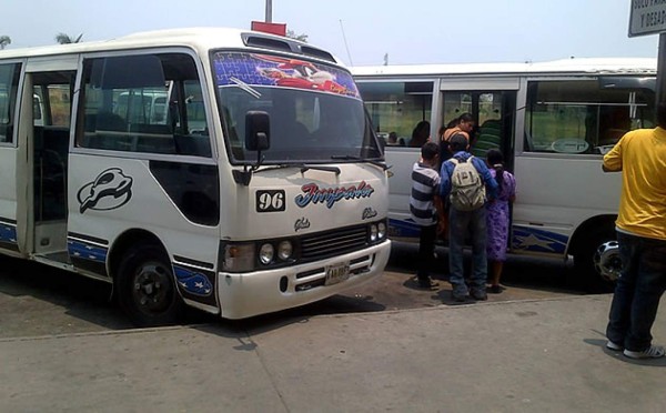 Pasajeros y transportistas no soportan asaltos a buses