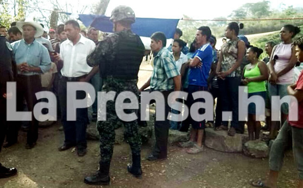 Desalojan a manifestantes en El Níspero, Santa Bárbara