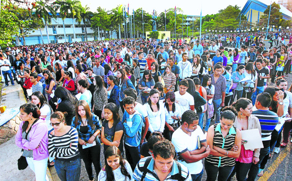 Más de 18,000 jóvenes buscan estudiar en la Unah
