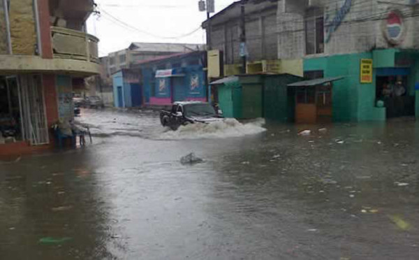 Honduras: Fuertes aguaceros inundan las calles en La Ceiba