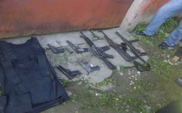 Detienen a ocho pandilleros con armas y chaleco antibalas en San Pedro Sula