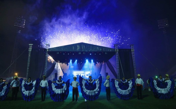 Sampedranos le dan la bienvenida a la Feria Juniana