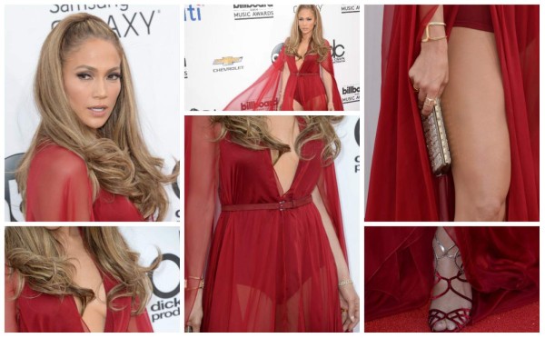 Sexi, sensual, un escote pronunciado, sencillamente la JLo cautivó con su vestido rojo.