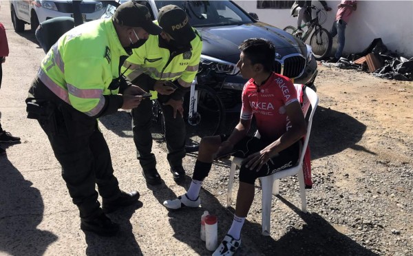 Ciclista Nairo Quintana, atropellado mientras se entrenaba