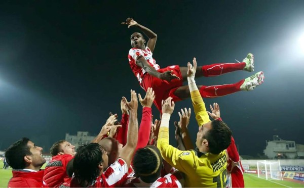 Eric Abidal completó el último partido de su carrera