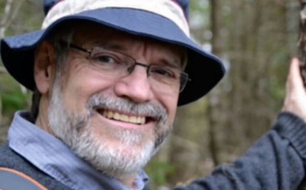 Se come a su perro para poder sobrevivir después del ataque de oso