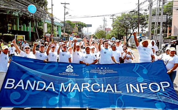 Hondureños marchan contra el hambre y la desnutrición infantil