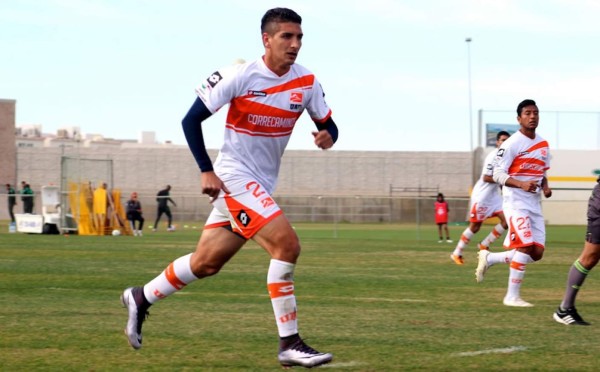 Johnny Leverón renueva con el Correcaminos de México