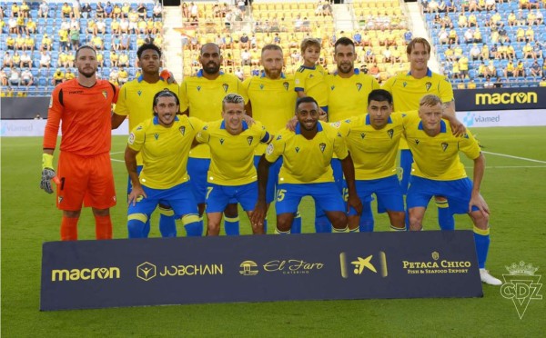'Choco' Lozano en el primer 11 titular del Cádiz para el debut en la Liga Española 2021-2022 contra el Levante.