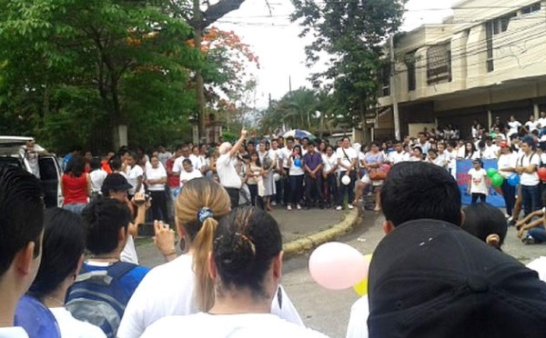 En Honduras sí se puede vivir en paz, claman jóvenes  