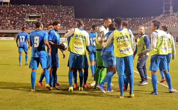 Video: Maynor Figueroa anota el primer gol en la era de Fabián Coito con Honduras