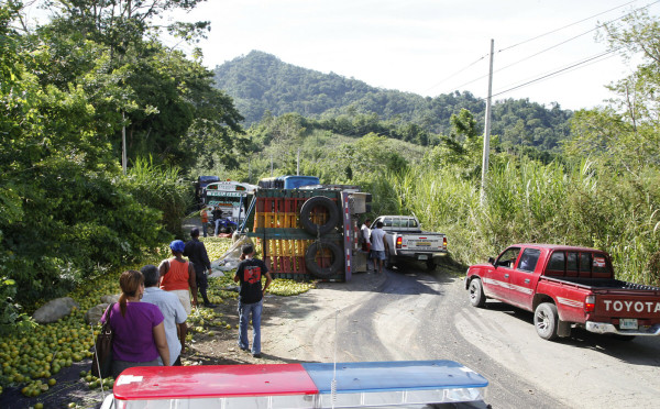 Se accidenta camión al fallarle los frenos