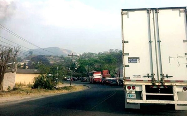 Honduras: Miembros de la resistencia se toman carretera