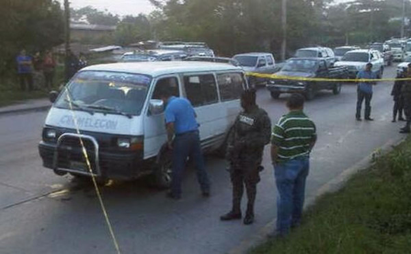 Universitaria resulta herida en ataque a bus en norte de Honduras