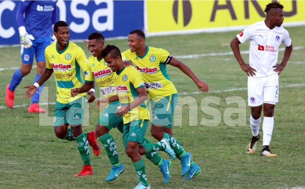 El Juticalpa de 'Primitivo' Maradiaga golpea al Olimpia en el Nacional