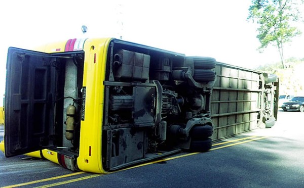 Al menos 15 lesionados deja accidente de bus en Comayagua