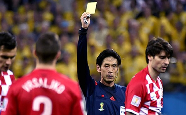 Responsable de los árbitros de la FIFA defiende a Nishimura