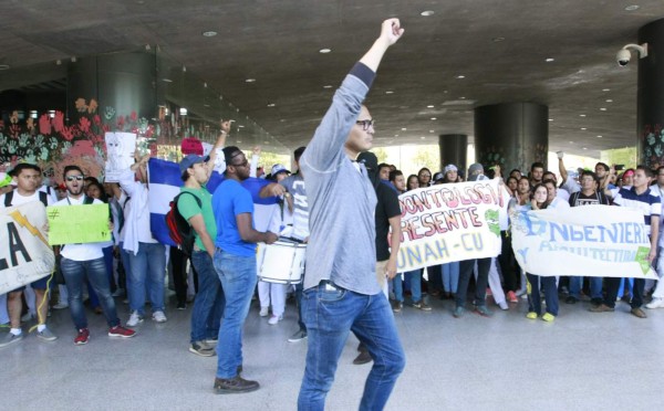 Estudiantes en peligro de perder período intensivo