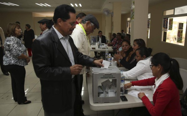 Opositores forman alianza contra el PN en el Colegio de Abogados