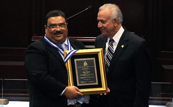 Congreso Nacional reconoce labor de periodistas hondureños