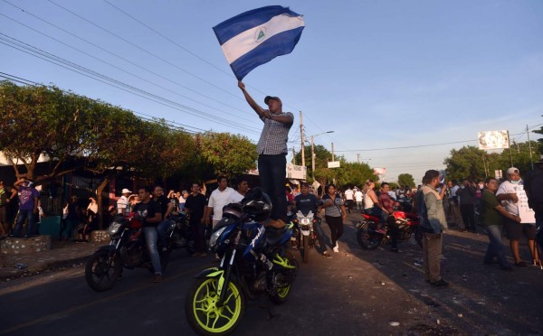 Violentas protestas ponen contra la pared a Daniel Ortega en Nicaragua